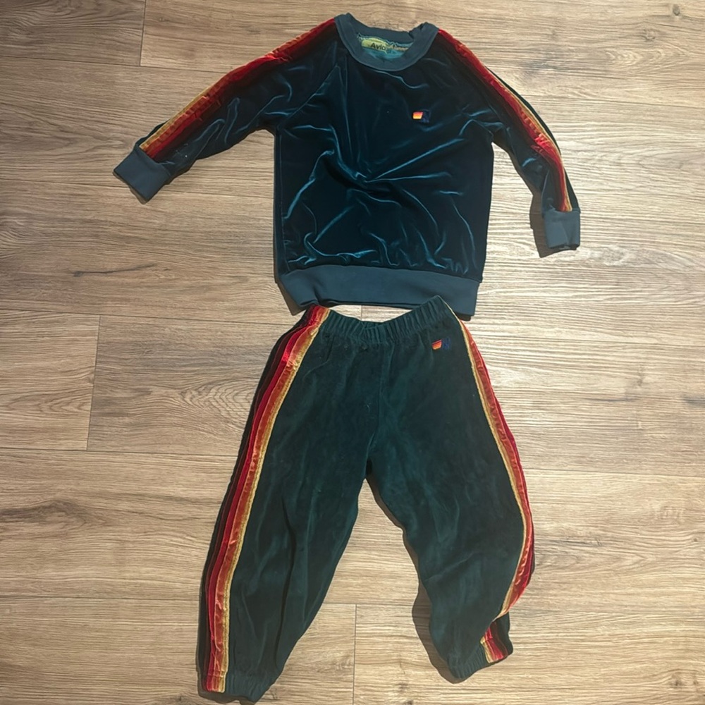 Pre-Loved AVN Velvet track suit.  Selling in used condition.  4T